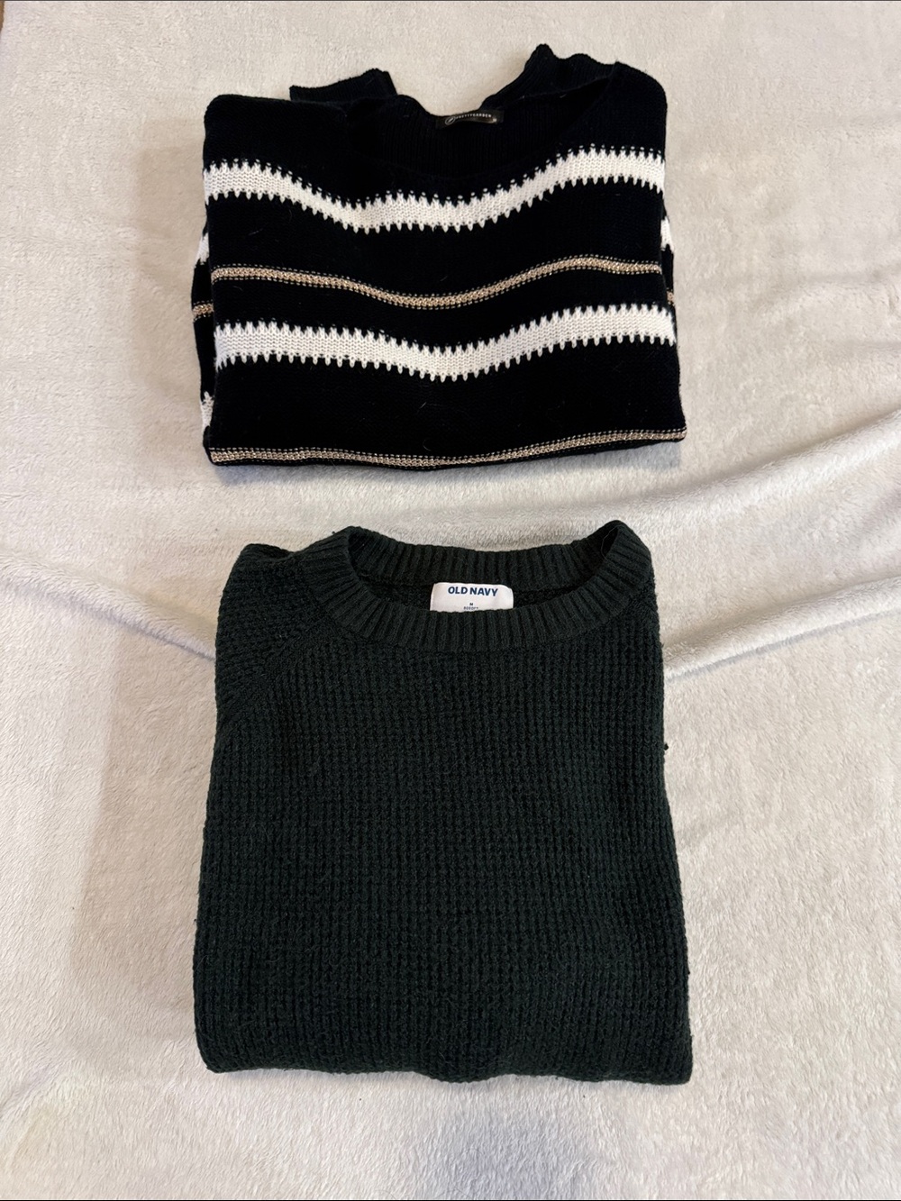 Old Navy Men's Black & White Striped Crewneck + Dark Green Solid Crewneck Set